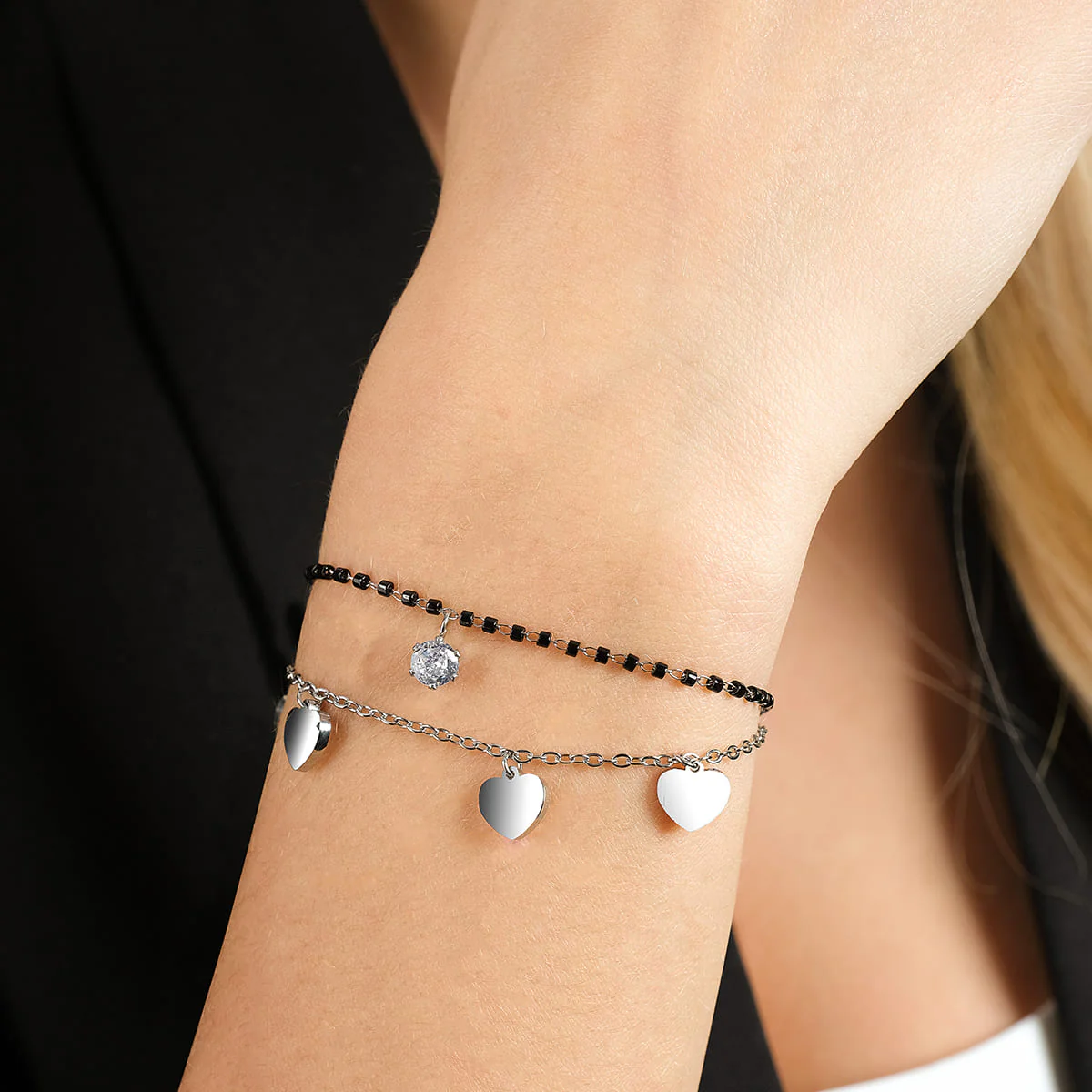 BRACCIALE DONNA IN ACCIAIO CON CUORI, ELEMENTI NERI E CRISTALLO BIANCO - Image 2
