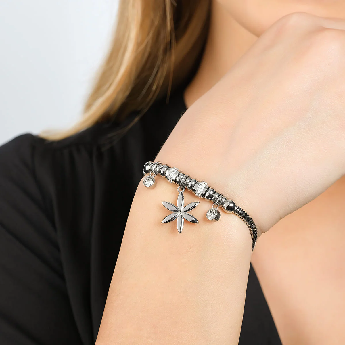 BRACCIALE DONNA IN ACCIAIO CON FIORE DELLA VITA E CRISTALLI BIANCHI - Image 2