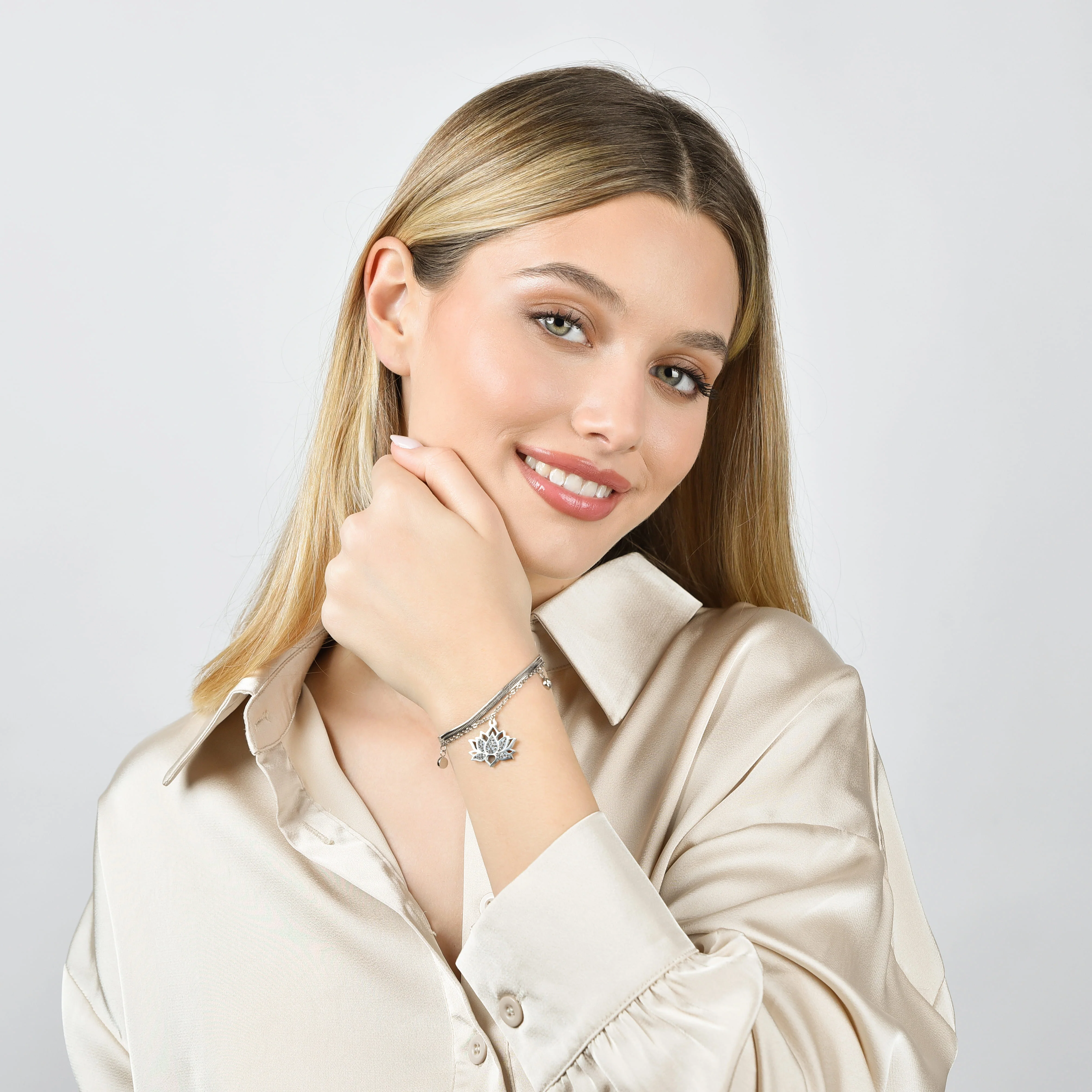 BRACCIALE DONNA IN ACCIAIO CON FIORE DI LOTO CON CRISTALLI BIANCHI - Image 3