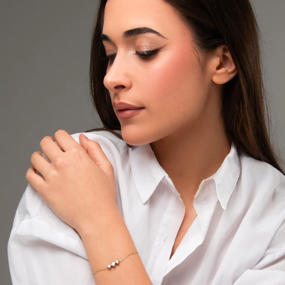 BRACCIALE DONNA IN ACCIAIO IP GOLD CON CUORI CON ZIRCONI BIANCHI - Image 3
