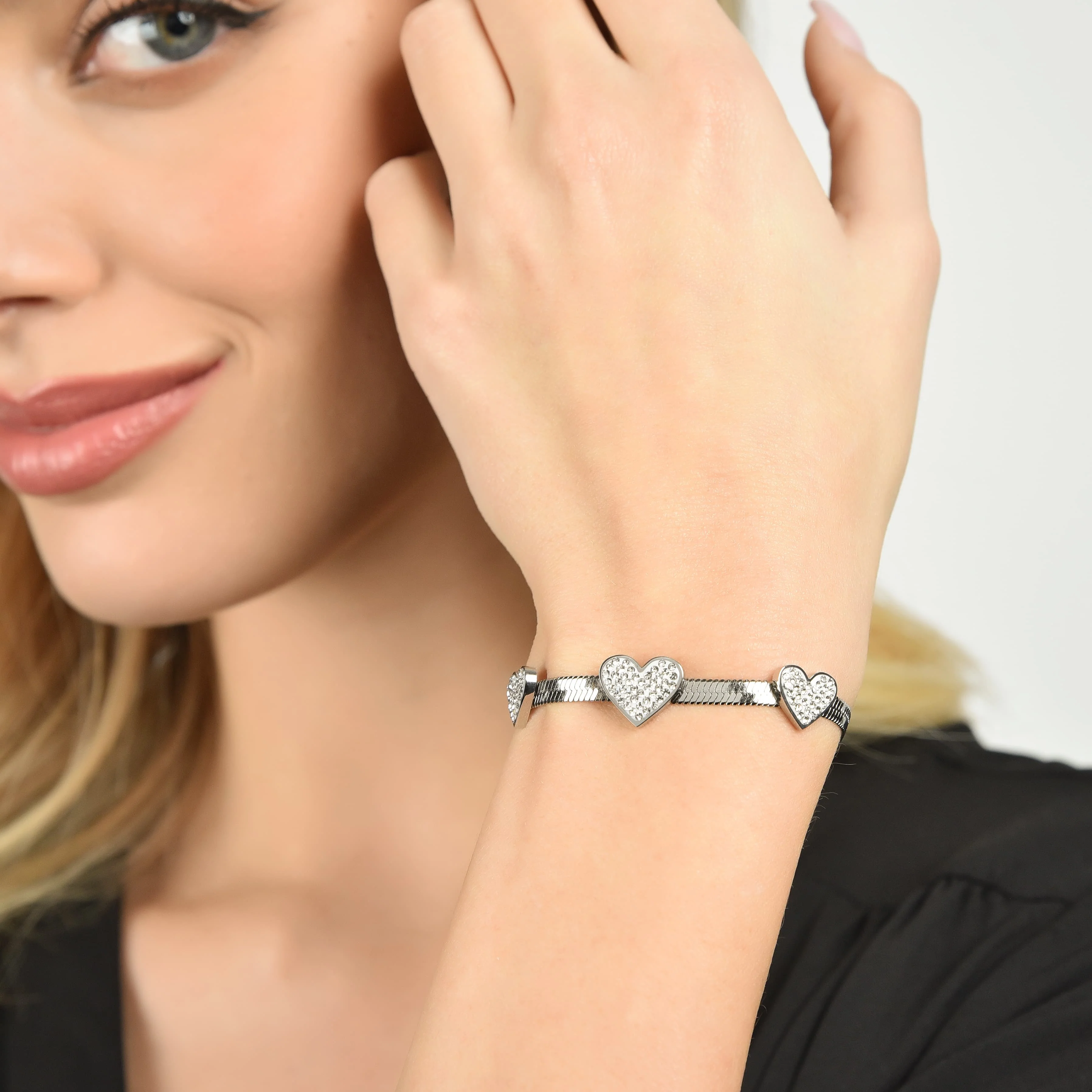 BRACCIALE DONNA SNAKE IN ACCIAIO CON CUORI CON CRISTALLI BIANCHI - Image 2