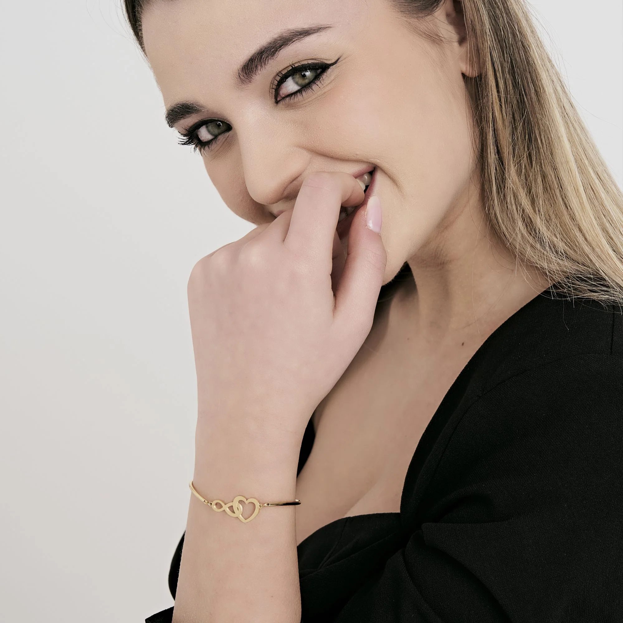 BRACCIALE DONNA IN ACCIAIO IP GOLD CON CUORE ED INFINITO - Image 3