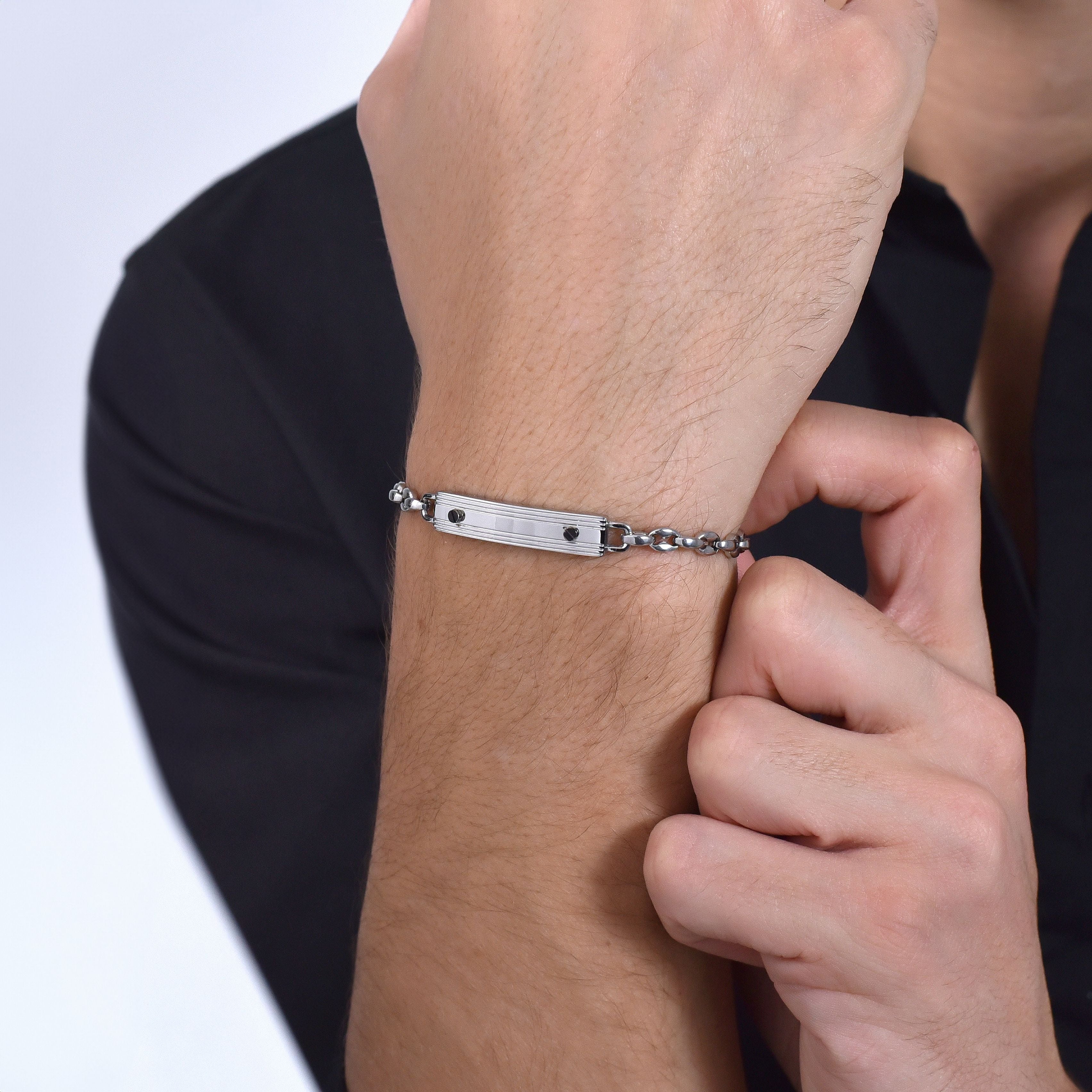 BRACCIALE UOMO IN ACCIAIO CON ELEMENTI NERI - Image 2