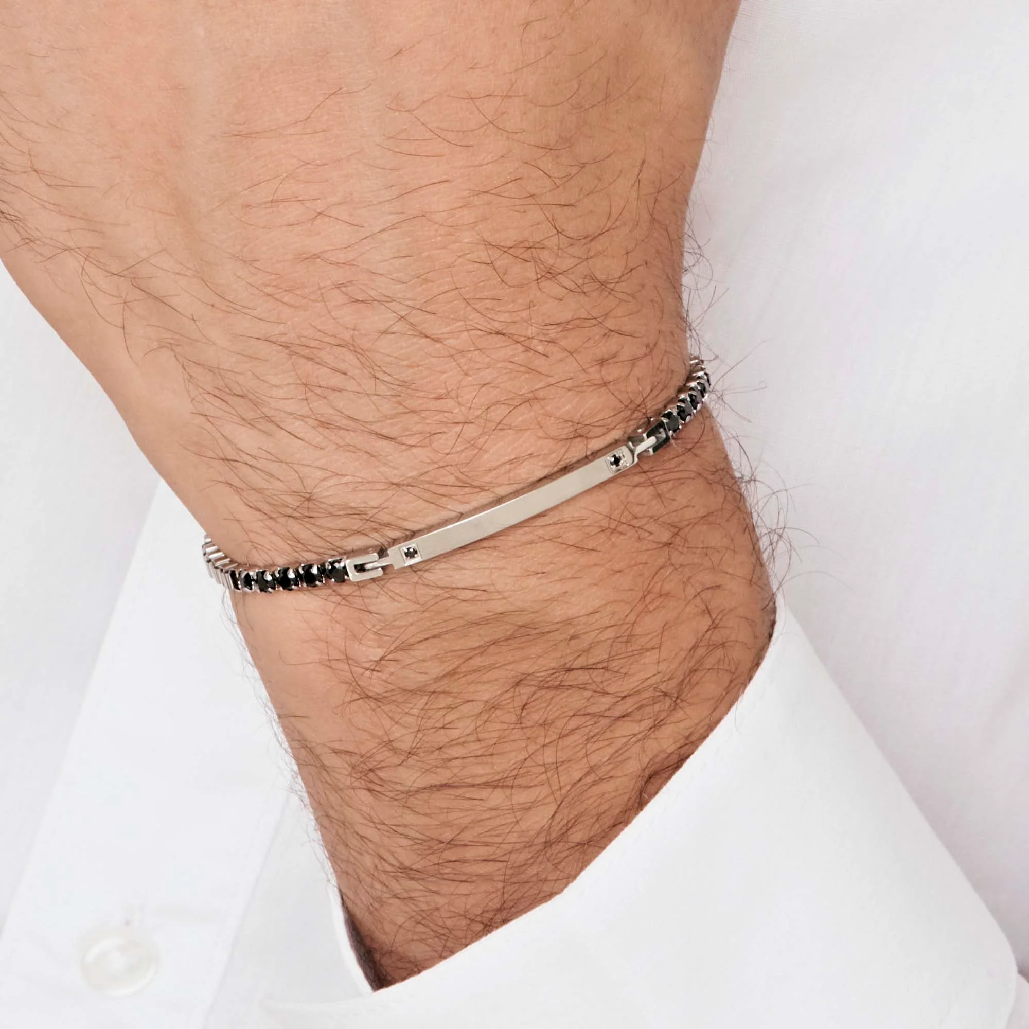 BRACCIALE UOMO IN ACCIAIO CON PIASTRA E CRISTALLI NERI - Image 2