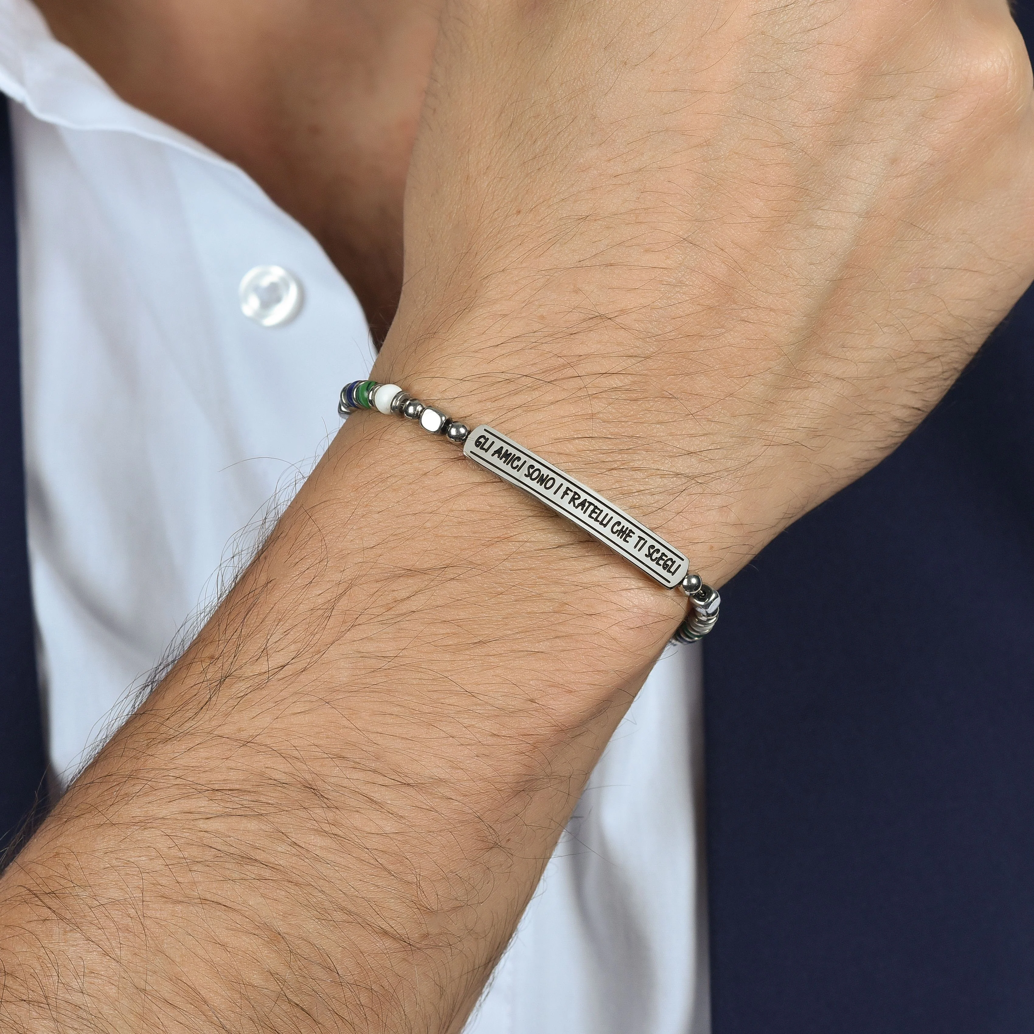 BRACCIALE UOMO IN ACCIAIO E PIETRE MULTICOLOR GLI AMICI SONO I FRATELLI CHE TI - Image 2
