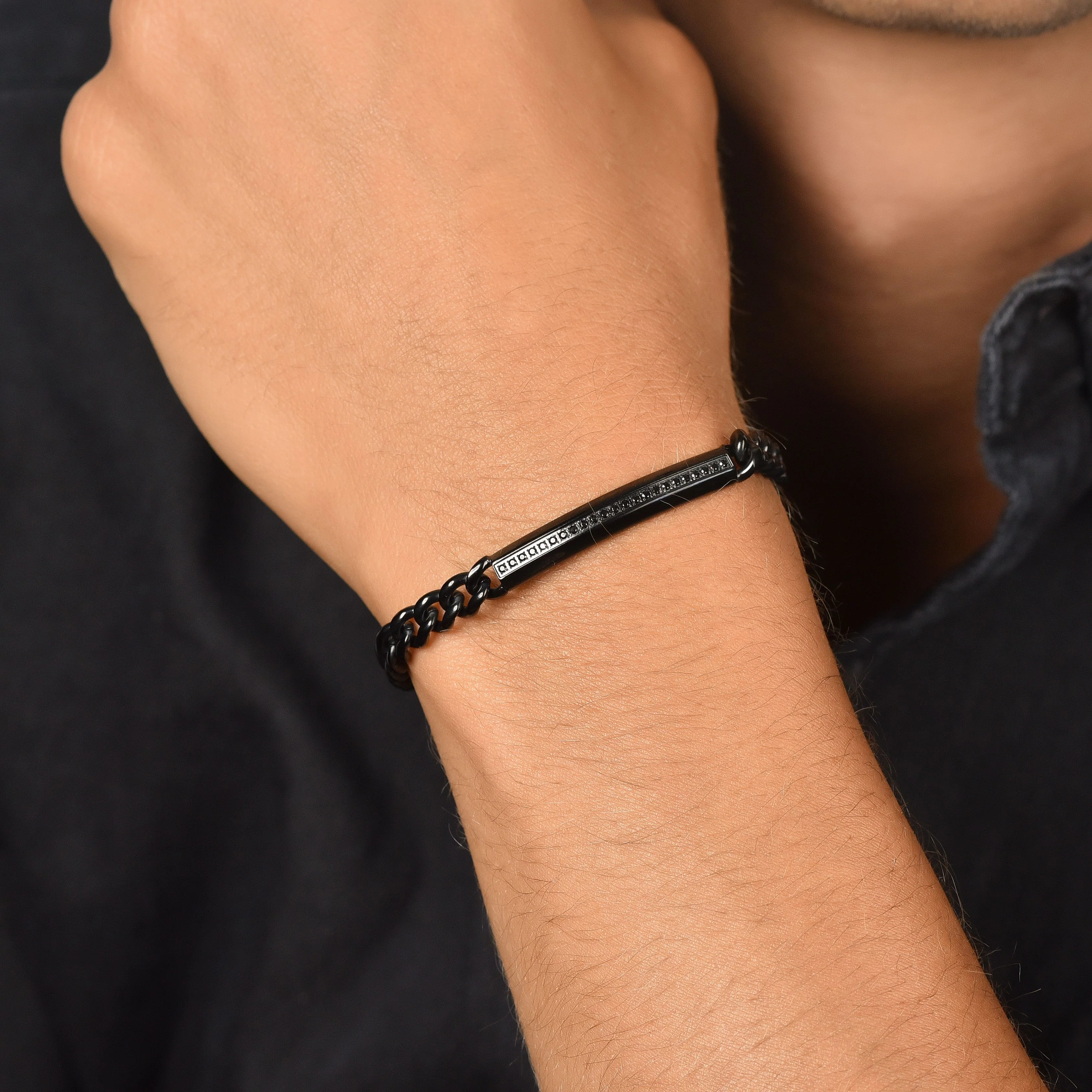 BRACCIALE UOMO IN ACCIAIO IP NERO CON ELEMENTO CON CRISTALLI NERI - Image 2