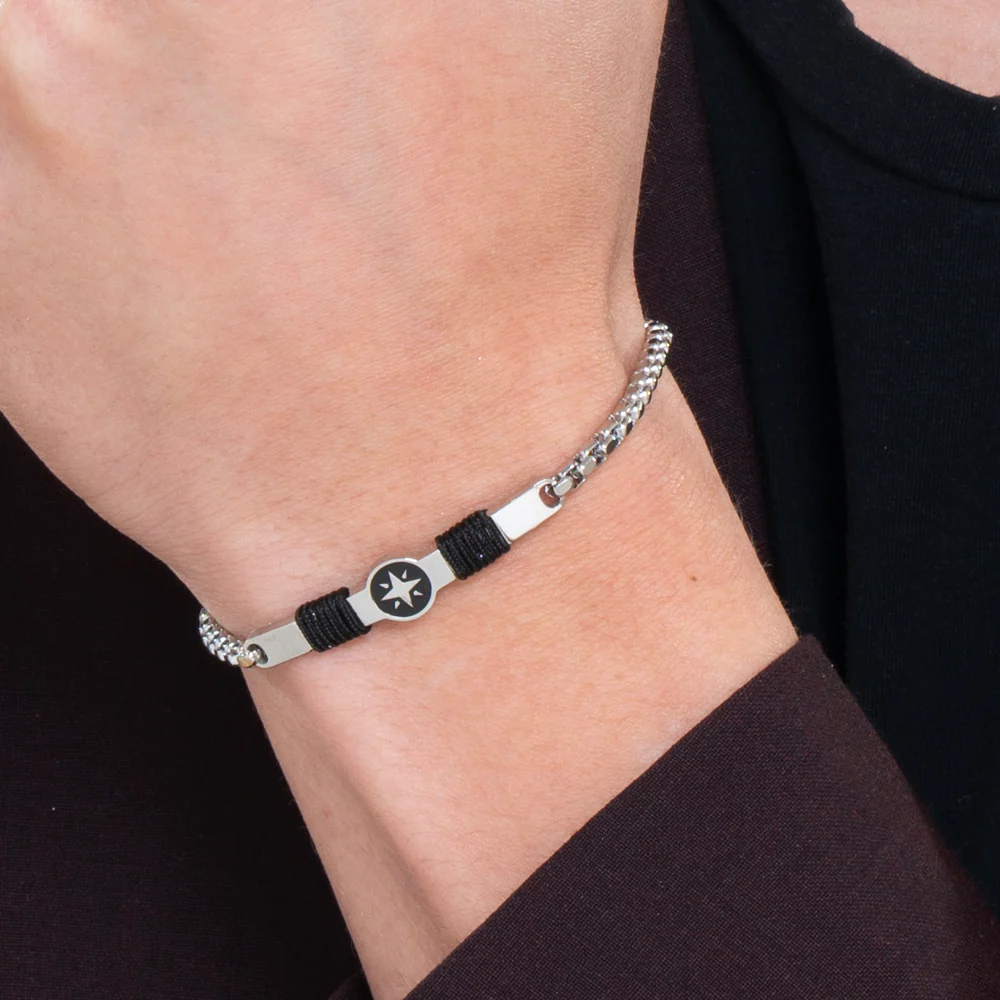 BRACCIALE UOMO IN ACCIAIO, PIASTRA CON SMALTO NERO E ROSA DEI VENTI E CORDA NERA - Image 2