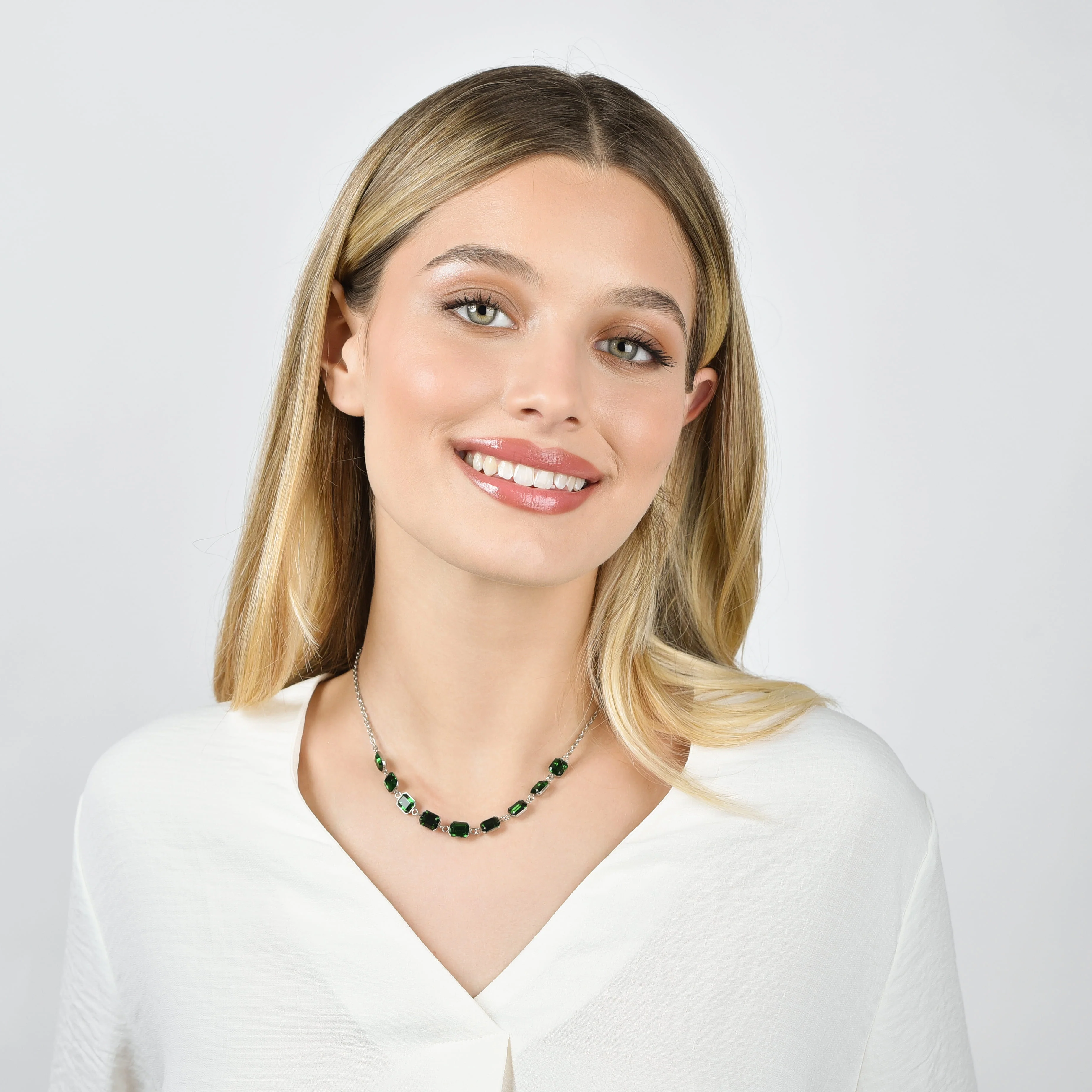COLLANA DONNA IN ACCIAIO CON CRISTALLI VERDI - Image 3