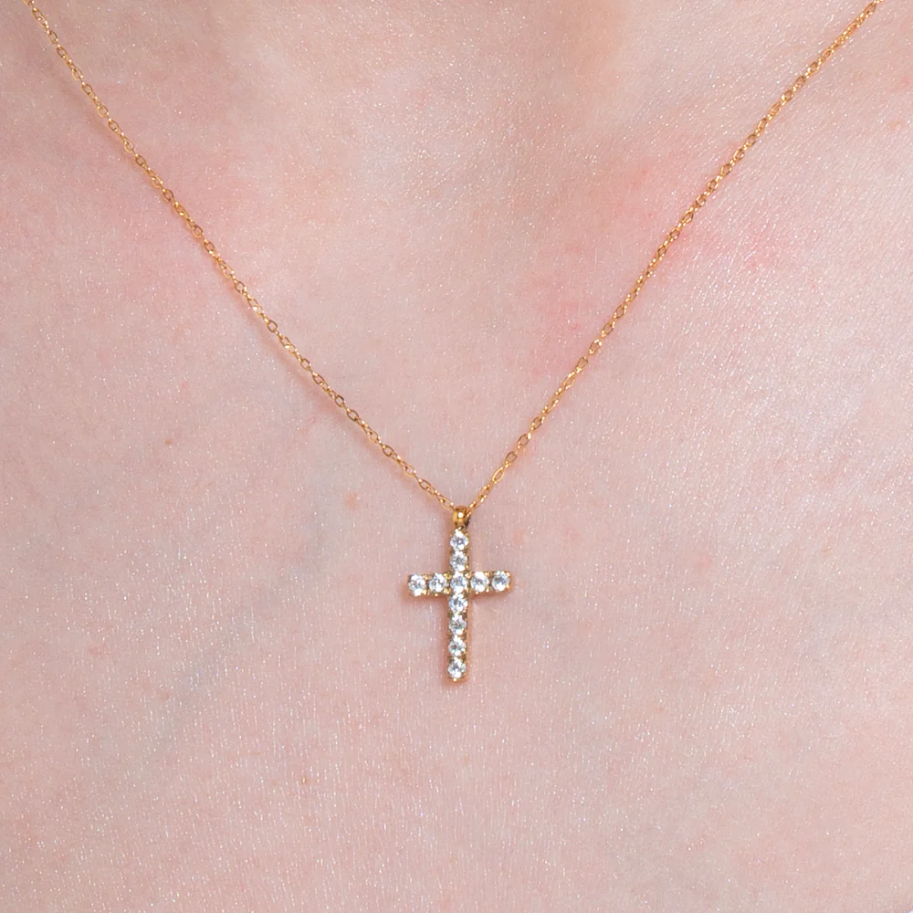 COLLANA DONNA IN ACCIAIO E IP GOLD CON CROCE E ZIRCONI BIANCHI - Image 2