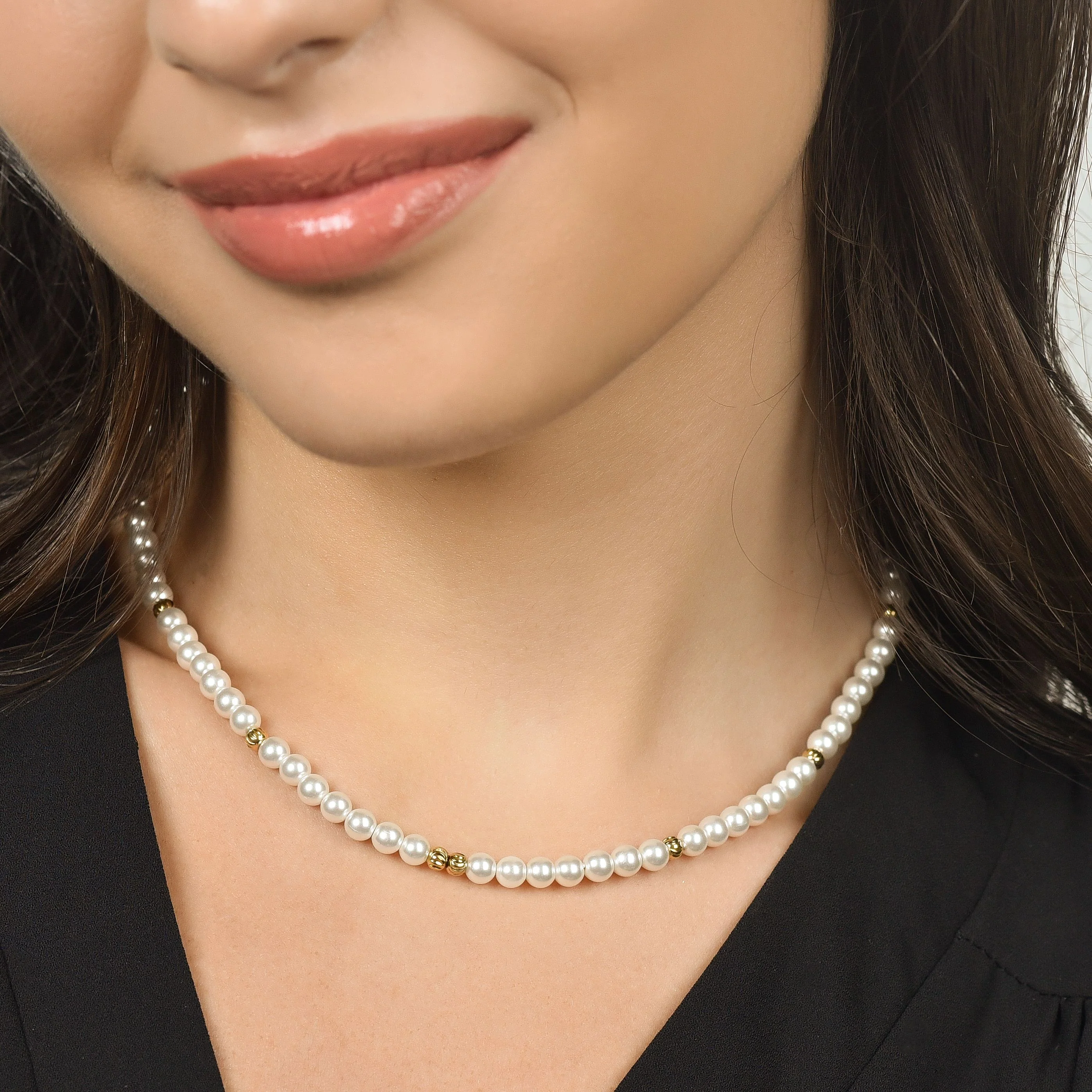 COLLANA DONNA IN ACCIAIO IP GOLD CON PERLE ED ELEMENTI IN ACCIAIO IP GOLD - Image 2