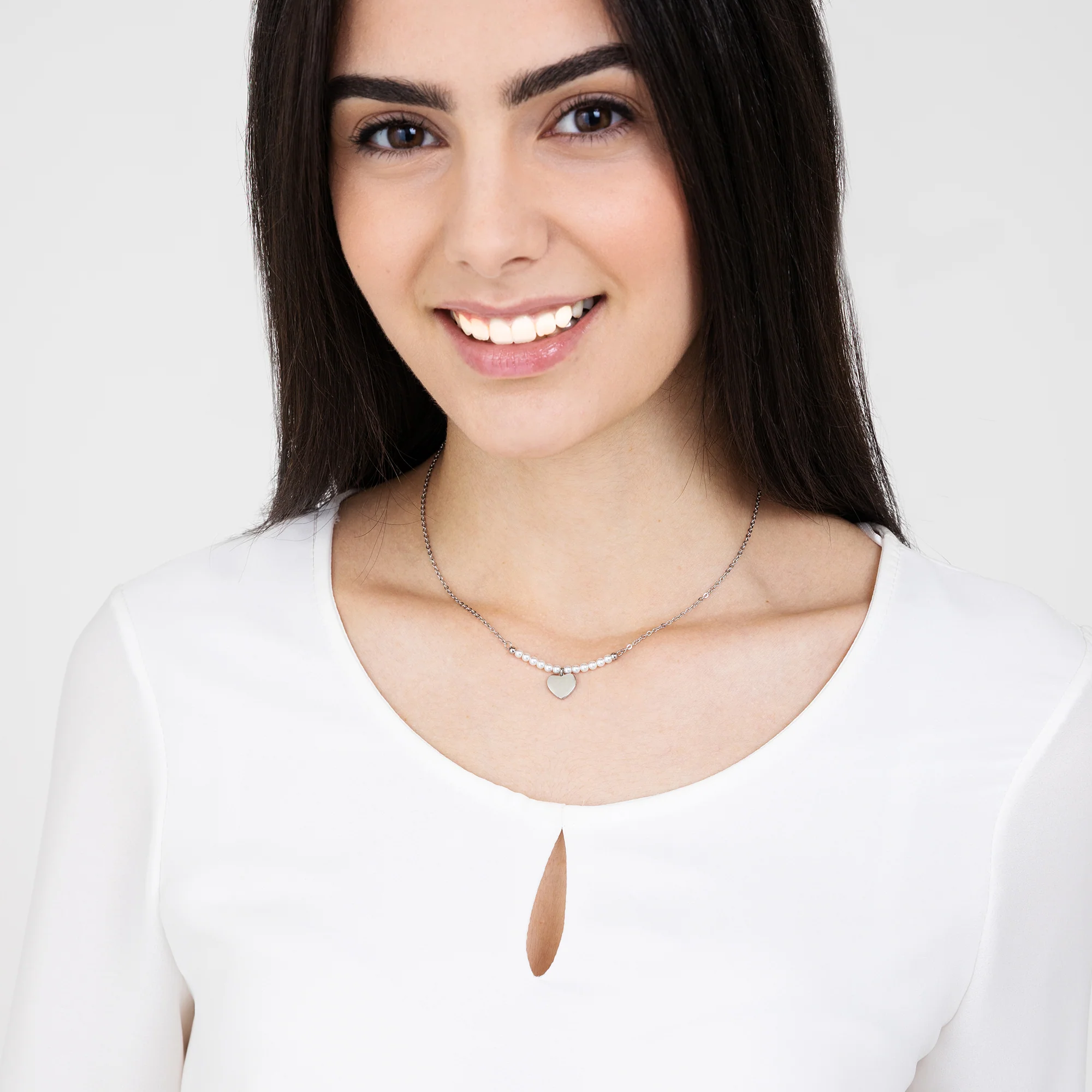 COLLANA DONNA IN ACCIAIO IP GOLD CON CUORE E PERLE BIANCHE - Image 3