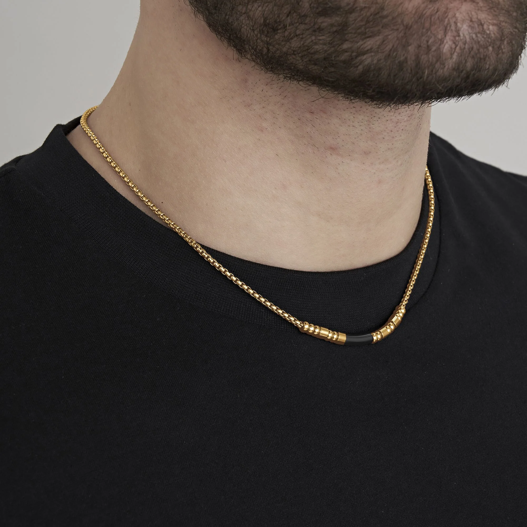 COLLANA UOMO IN ACCIAIO IP GOLD CON ELEMENTO IP NERO - Image 3