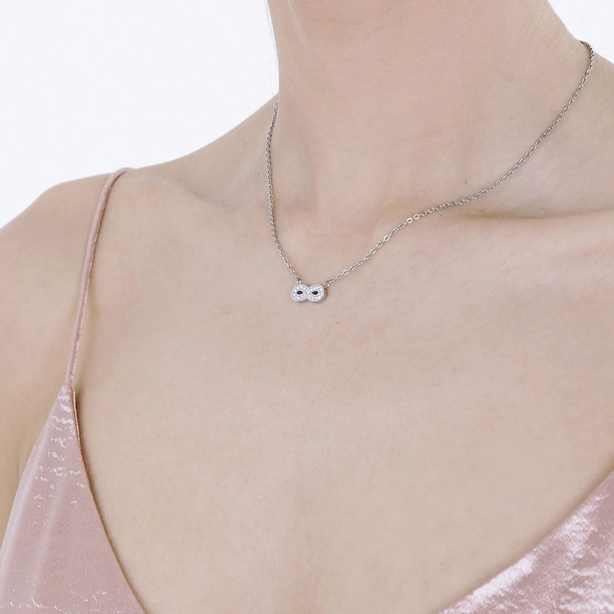 COLLANA DONNA IN ACCIAIO CON INFINITO E CRISTALLI BIANCHI - Image 2