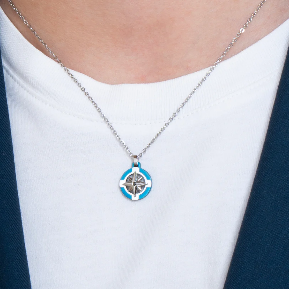 COLLANA UOMO IN ACCIAIO CON ROSA DEI VENTI E DETTAGLIO BLU - Image 2
