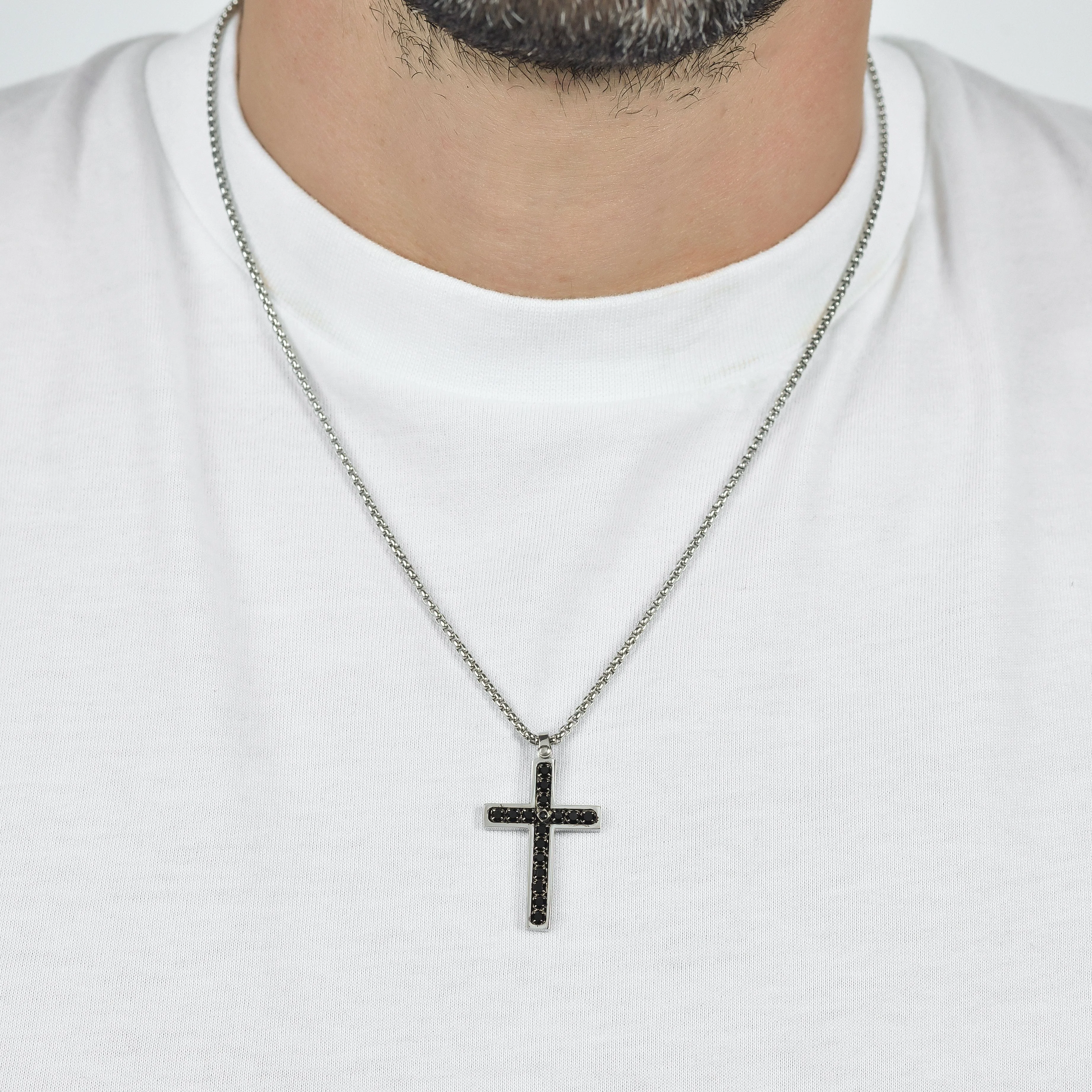 COLLANA UOMO IN ACCIAIO CROCE CON CRISTALLI NERI - Image 2