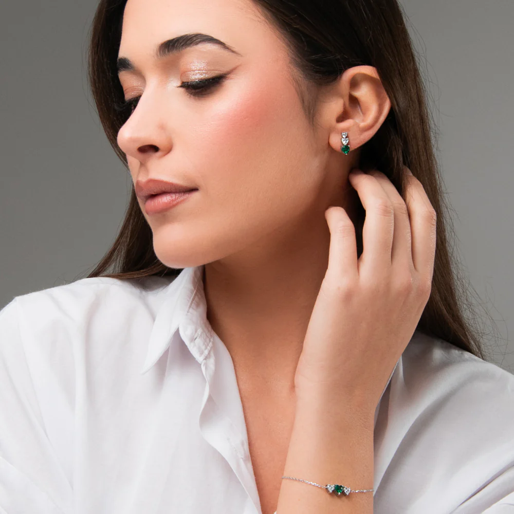 MONO ORECCHINO DONNA IN ACCIAIO CON CUORI CON ZIRCONI BIANCHI E VERDI - Image 4